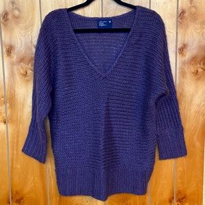 Purple V-Neck Acrylic/Wool Sweater M 3/4 sleeve